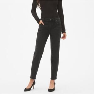 GAP Girlfriend Jeans Size 2 Washed Black Mid Rise Raw Hem Denim